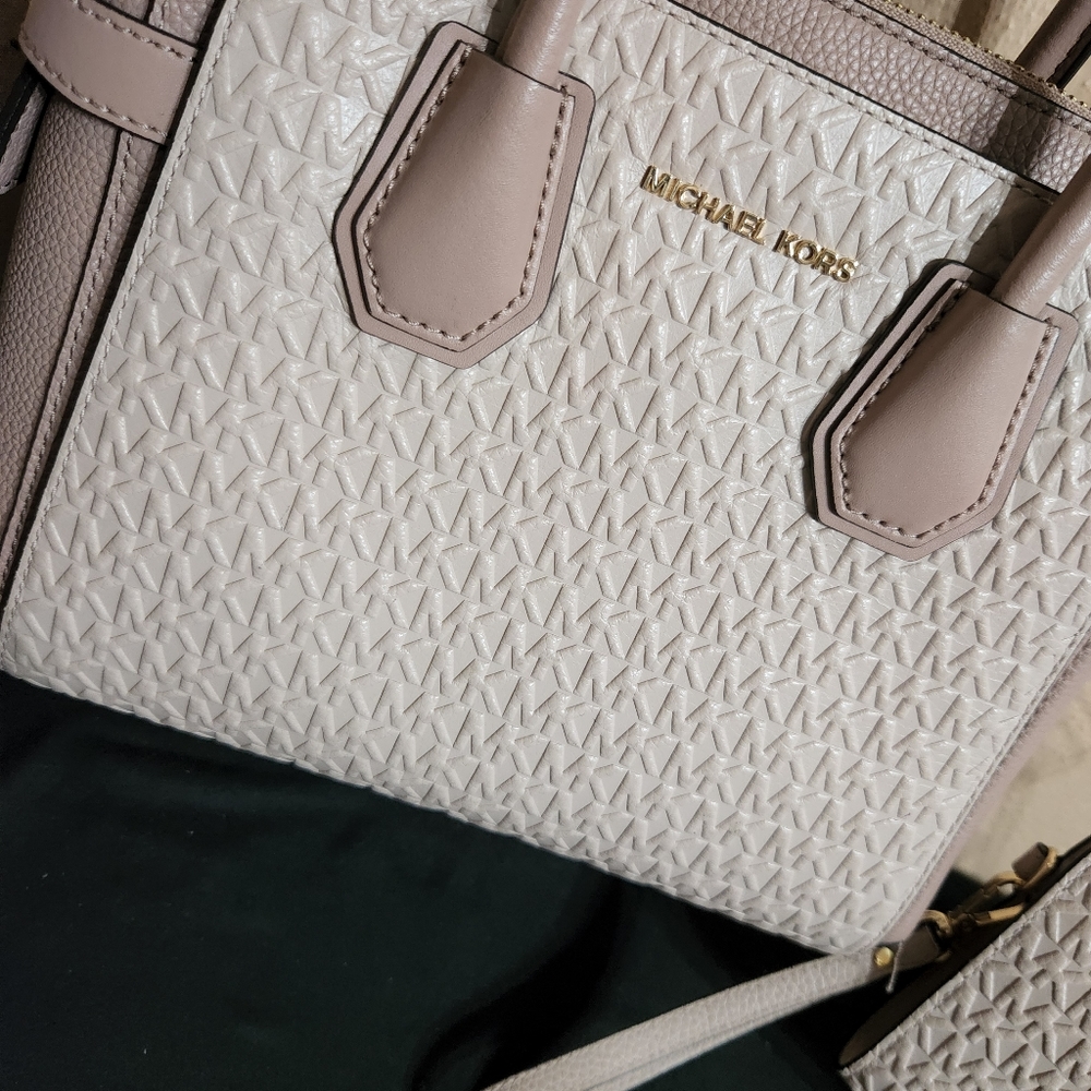 Michael kors purse and doble zipper wallet